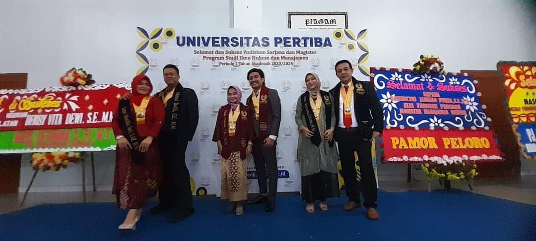 3 Pasangan Suami-Istri Yudisium Magister Manajemen di Universitas Pertiba