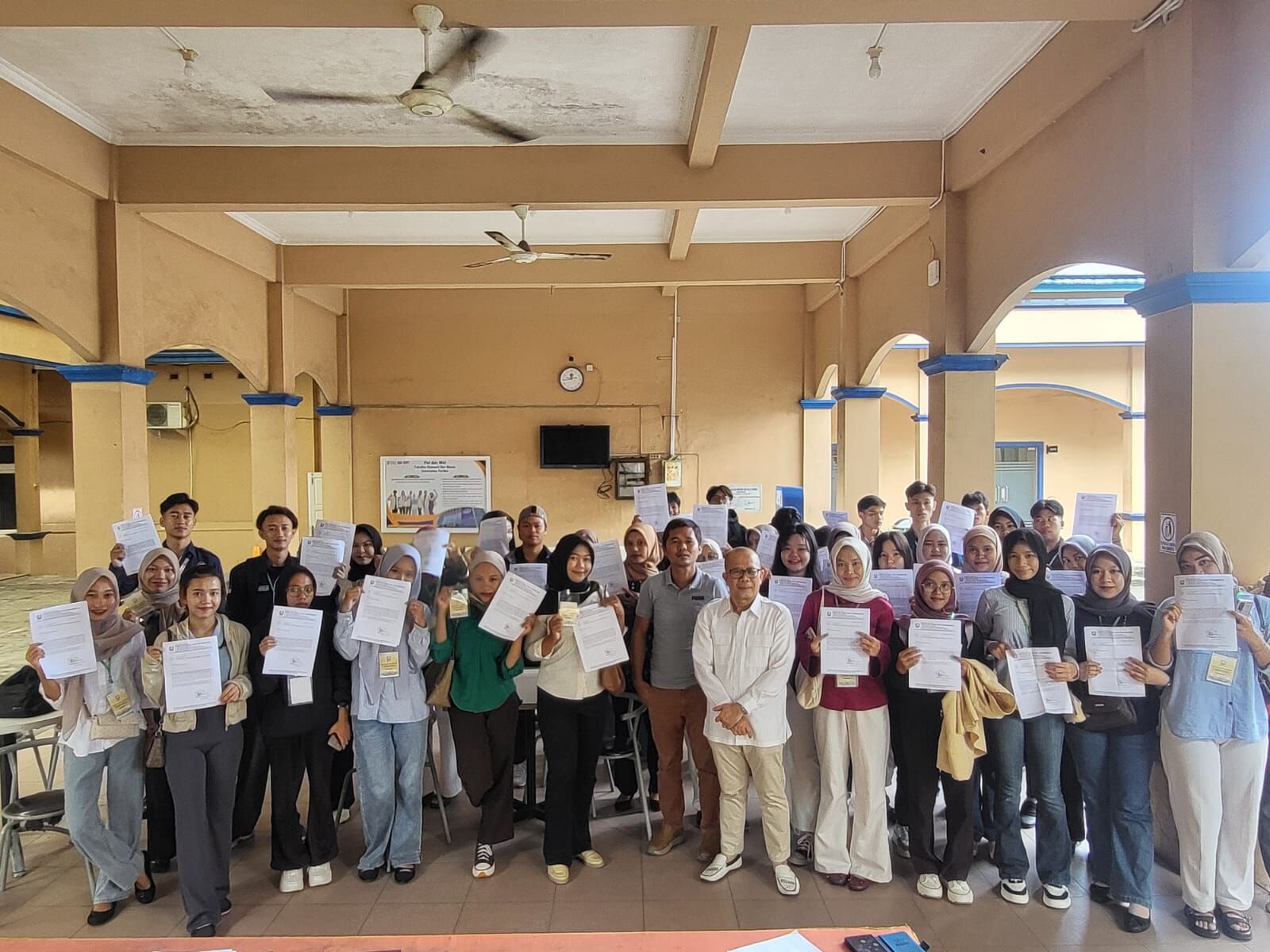 Elekta Research  Uniper Terjunkan 50 Mahasiswa untuk Survei Pilkada Ulang Kota Pangkalpinang 2025 pasca penepatan nomor urut calon walikota dan wakil walikota.