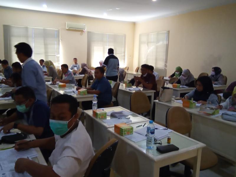 Suasana Tes di Ruang Kuliah Umum 