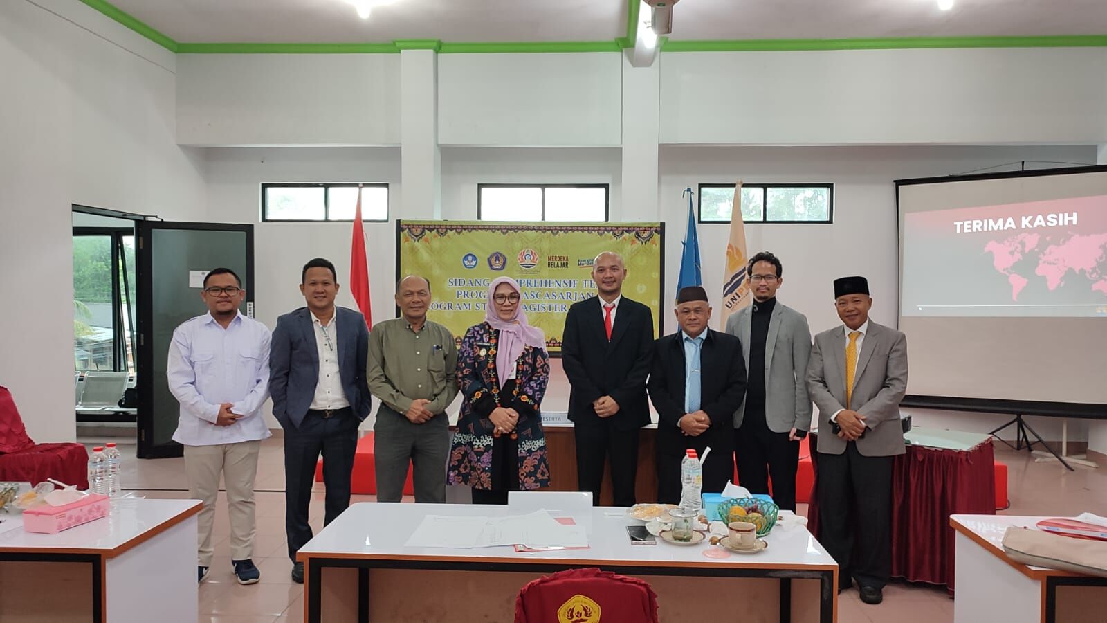 Pj Walikota Pangkalpinang Menghadiri Mahasiswa UNIPER dalam Sidang Tesis Komprehensif: Meningkatkan Kompetensi Pendidikan di Lingkungan Pemerintahan