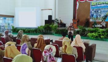 Ketua STIE PERTIBA Wargianto berikan seminar Peran Guru menyiapkan memberikan Semangat Kewirausahaan yang kreatif.