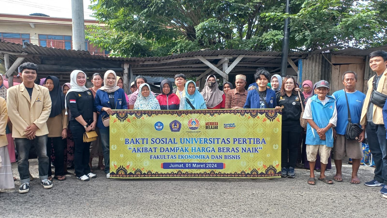 Universitas Pertiba Berbagi Melalui Bakti Sosial dengan Distribusi 100 Sak Beras